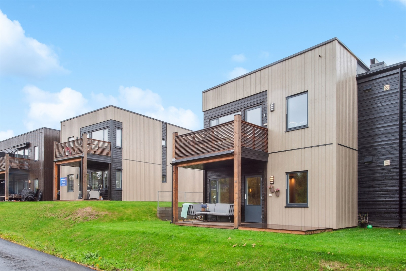 Moderne leilighet oppført i 2022, med funksjonell og stilren arkitektur. Galleribilde