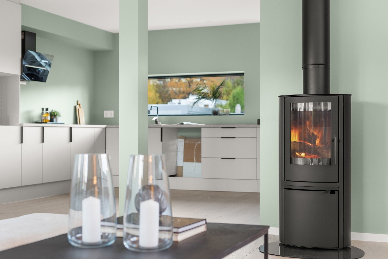 2. etasje med stue, kjøkken og spisestue - Vedfyrt peisovn Galleribilde