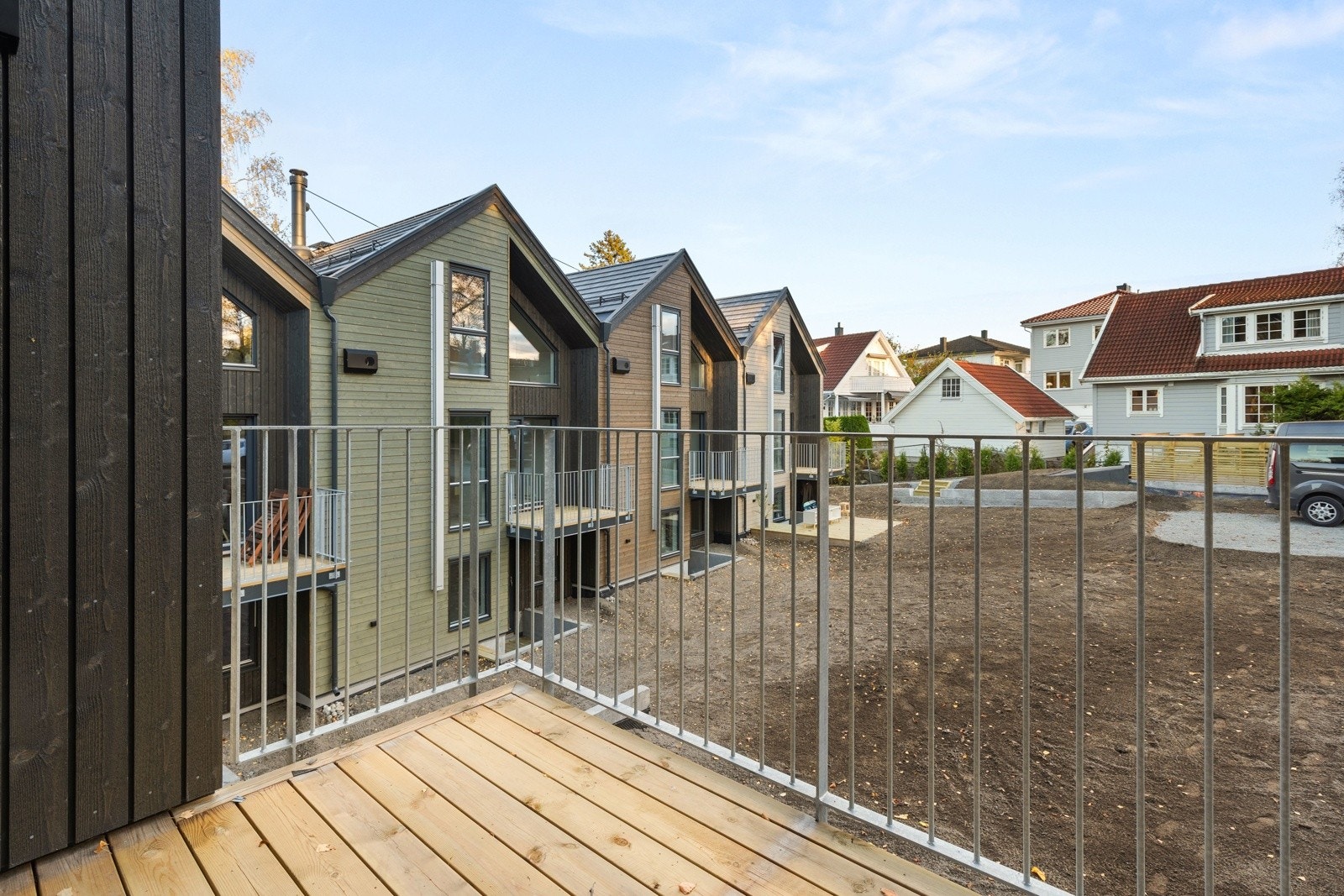 Balkong på 5 kvm med utgang fra stuen/spisestuen Galleribilde