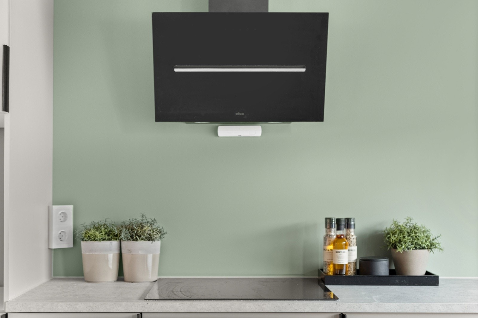 Platetopp og kjøkkenventilator Galleribilde