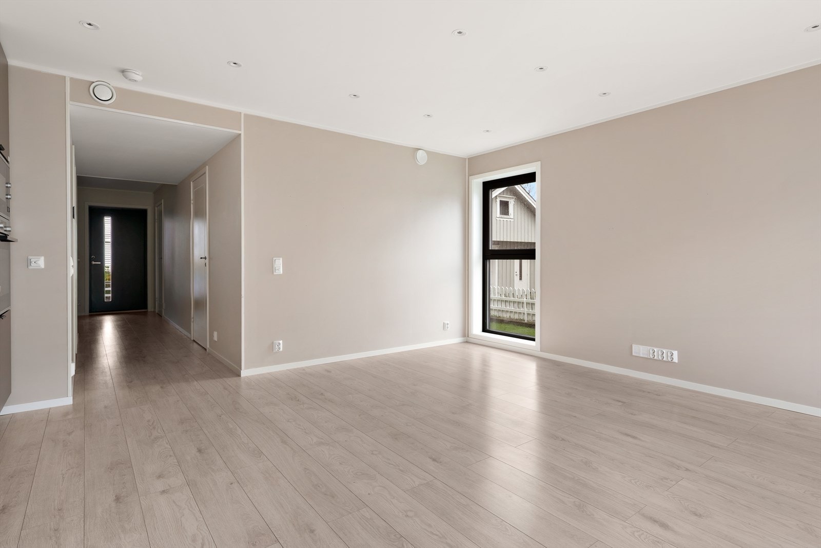 Fra stue mot gang Galleribilde