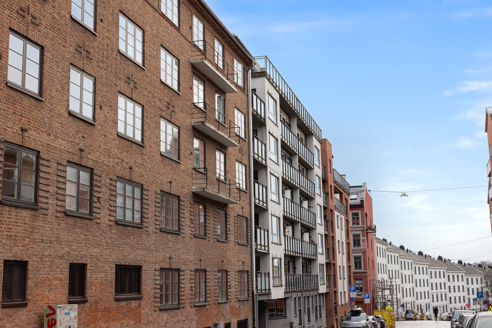 - Fasade mot gate - Galleribilde