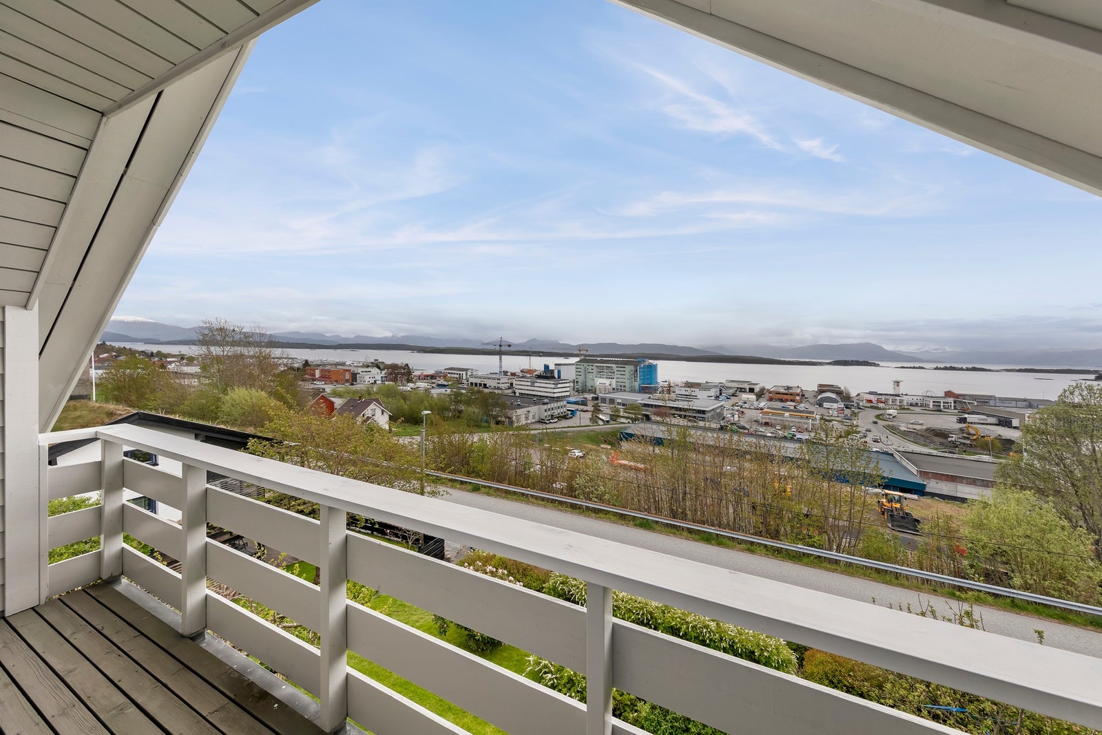 Utsikt fra veranda på loft Galleribilde