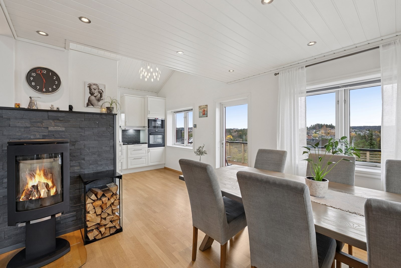 Med høy plassering har du fine utsynsområder fra rommet . Galleribilde