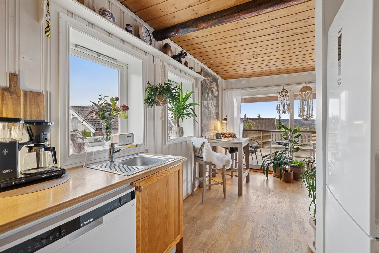 Videre innover i etasjen finner du kjøkkenet. Galleribilde