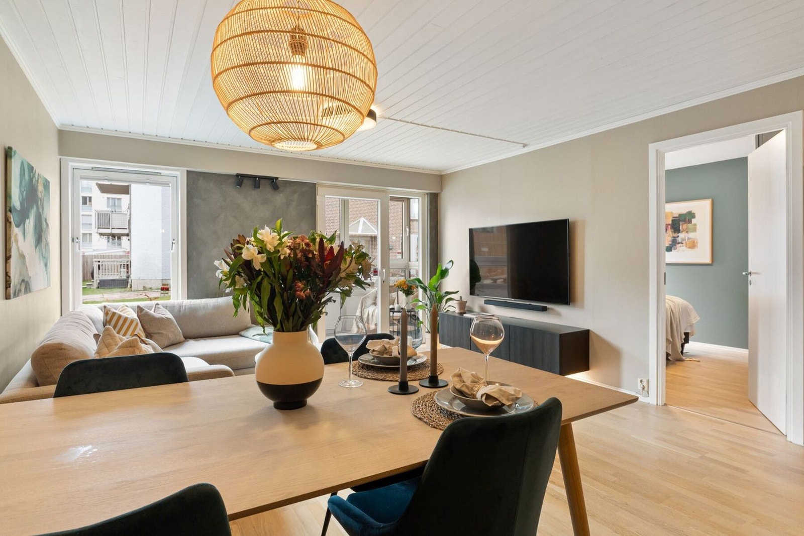 Leiligheten er malt i delikate og nøytrale farger. Galleribilde