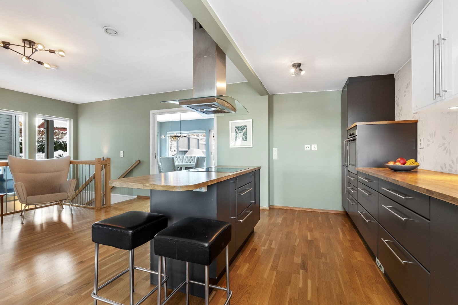 Kjøkkenøy med kokesone Galleribilde