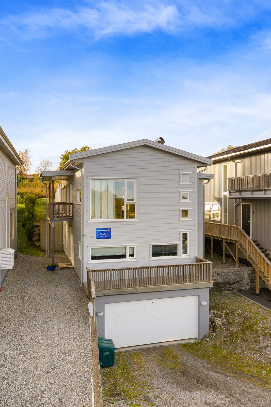 Familievennlig enebolig med integrert garasje. Galleribilde