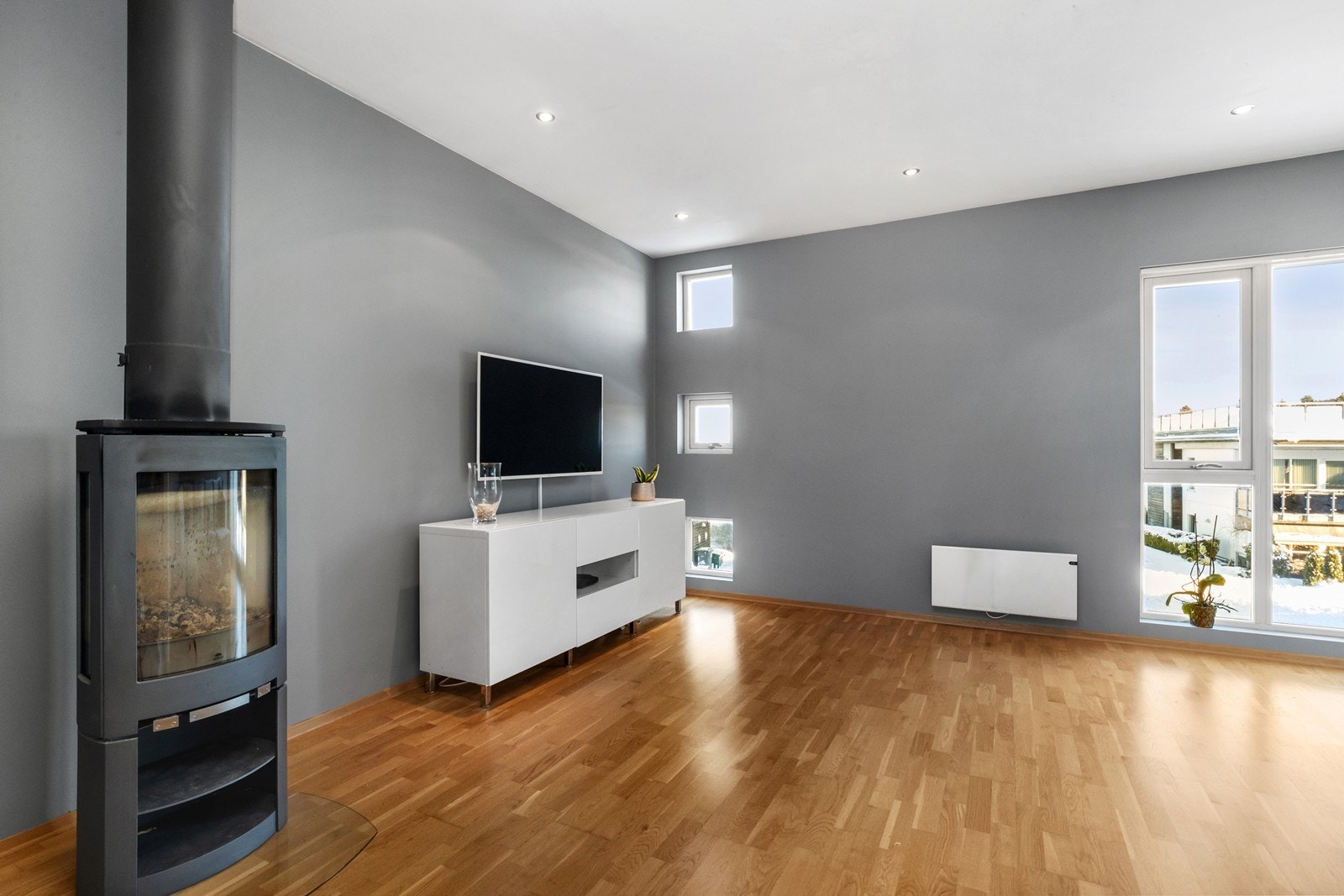 Peisovn i stue som gir en lun atmosfære. Galleribilde