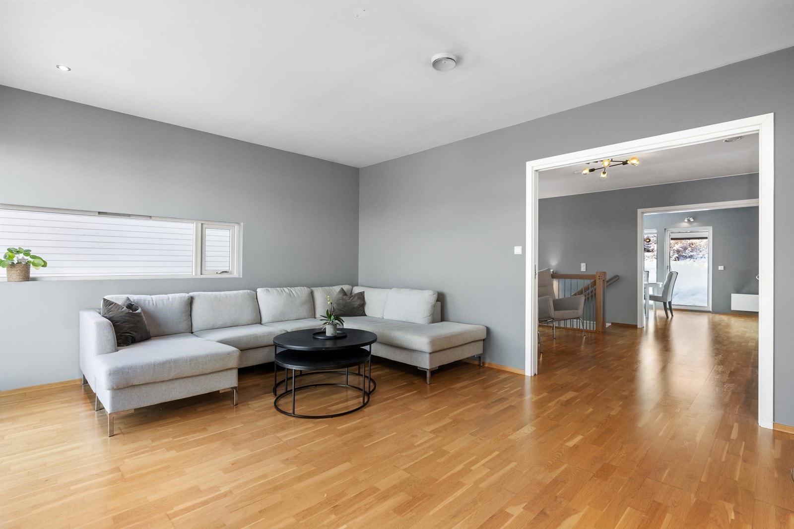 Lys og luftig stue. Galleribilde