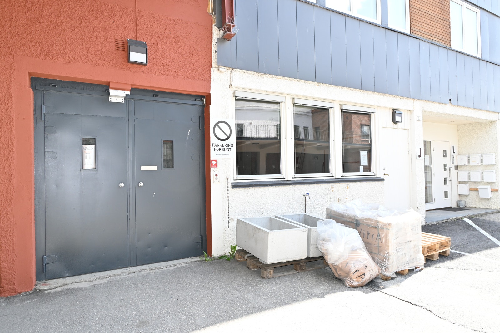 gl heis, kan brukes som vareheis Galleribilde