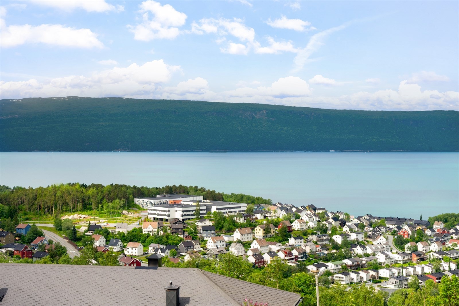 Utsikt mot Herjangsfjellet, Bjerkvik, Øyjord og utover Narvik Galleribilde