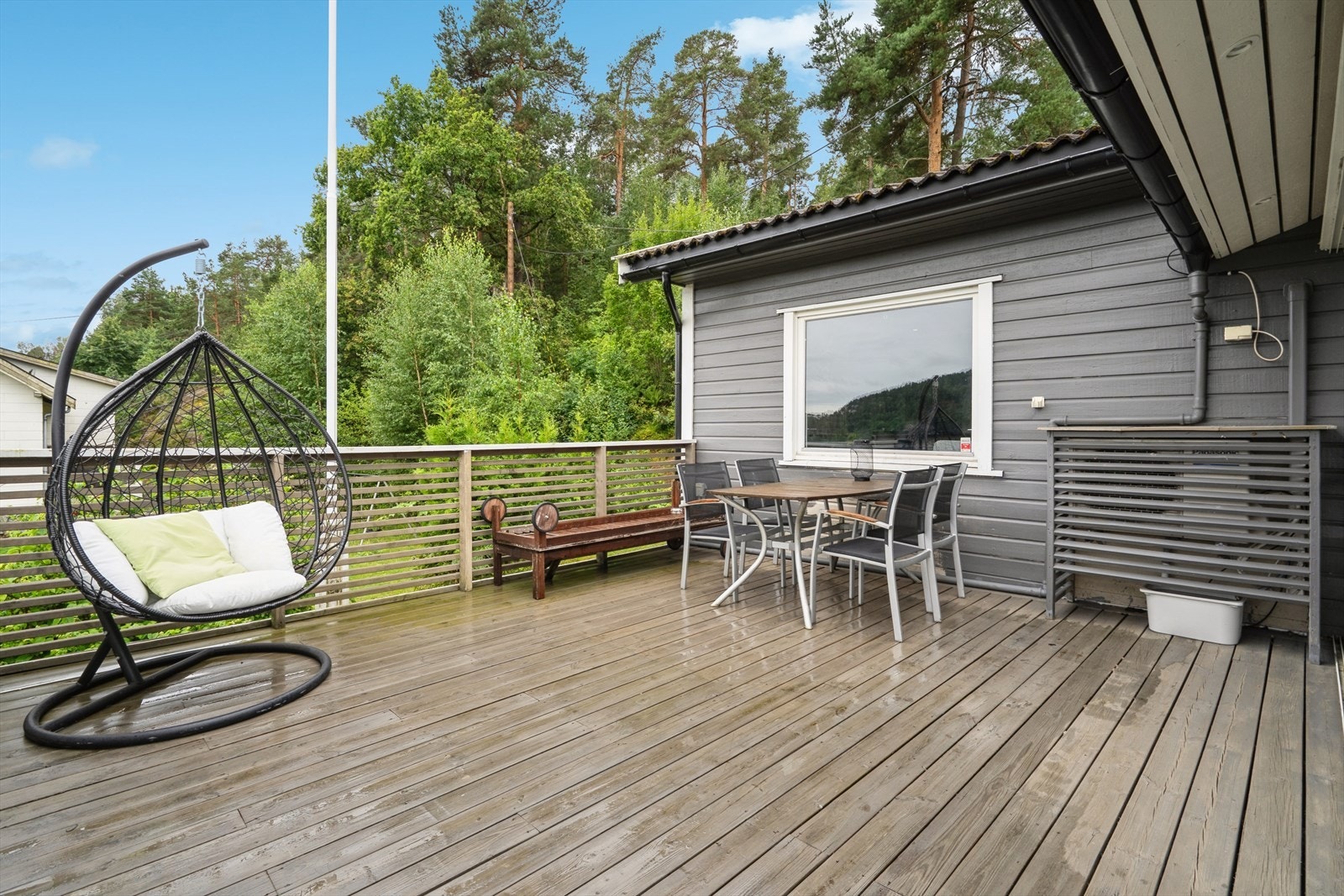 Solrik uteplass Galleribilde