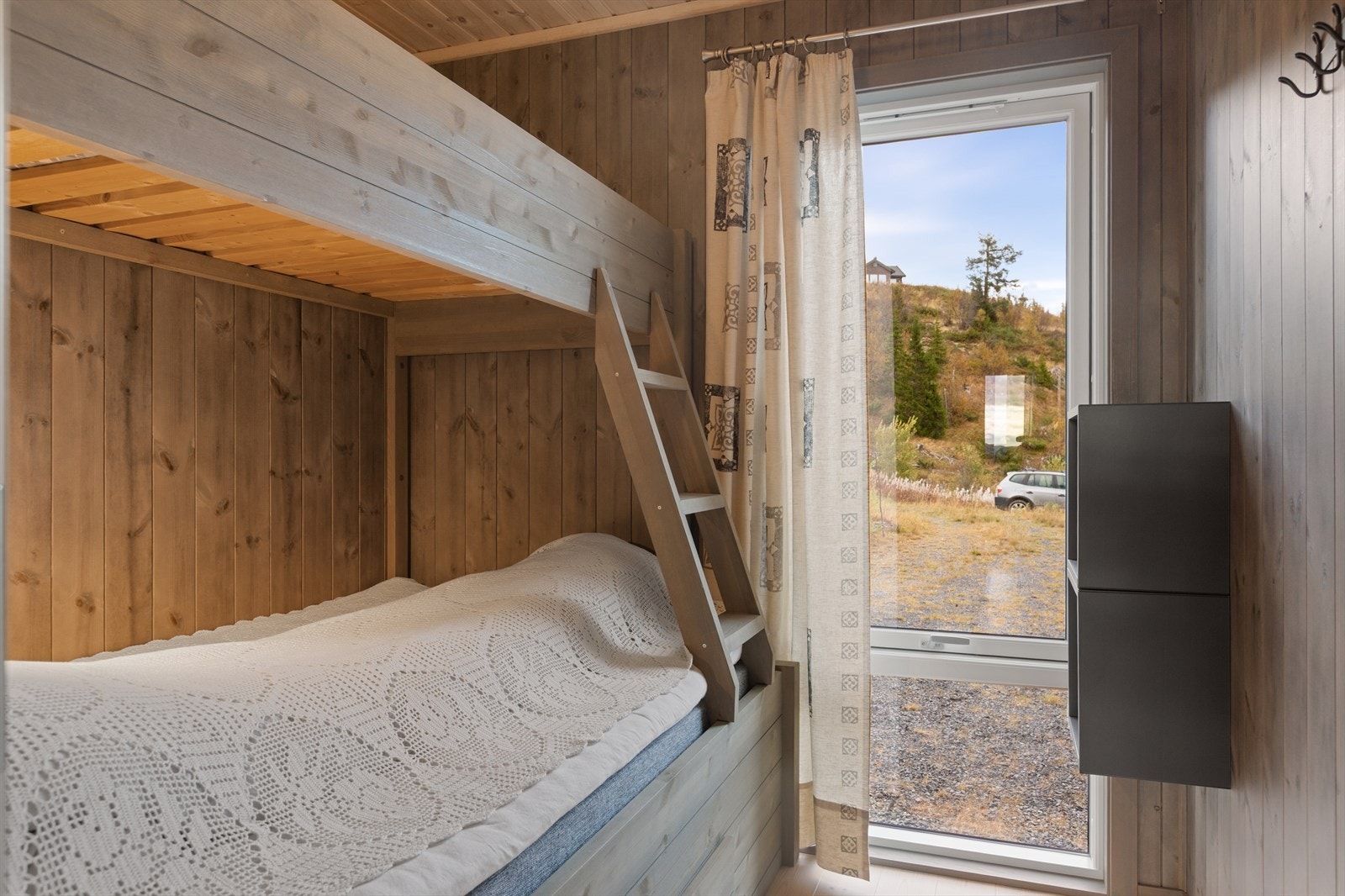 På det andre soverommet er det plassbygd familiekøye. Galleribilde