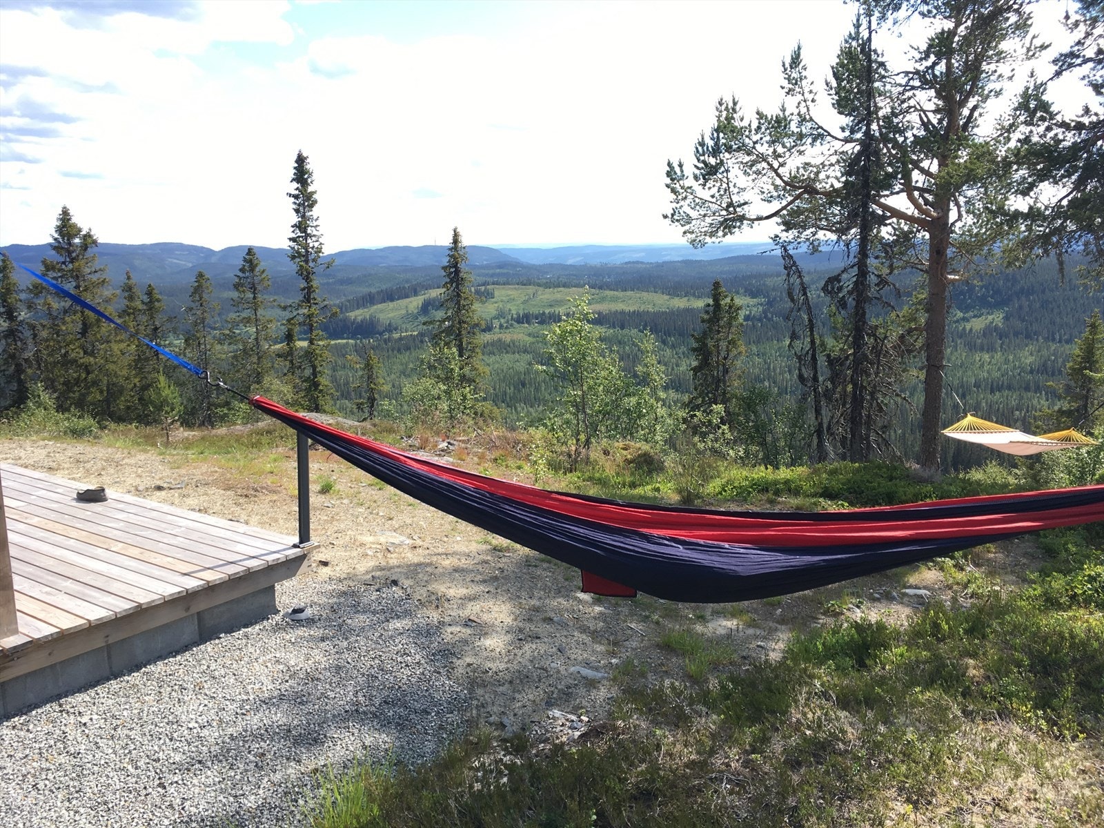 Som selgers egne bilder viser er dette, og området rundt, et flott sted året rundt! Galleribilde