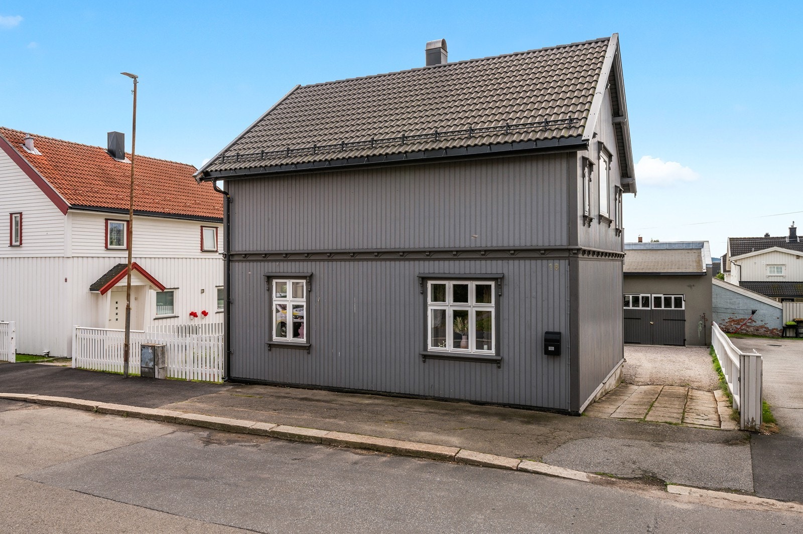 Boligen, som opprinnelig ble oppført i 1907, har en attraktiv beliggenhet i Sarpsborg Sentrum Galleribilde