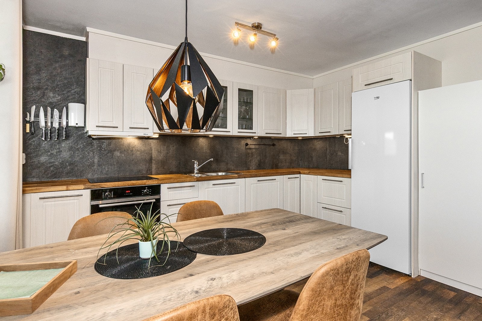 Fra kjøkken. Galleribilde