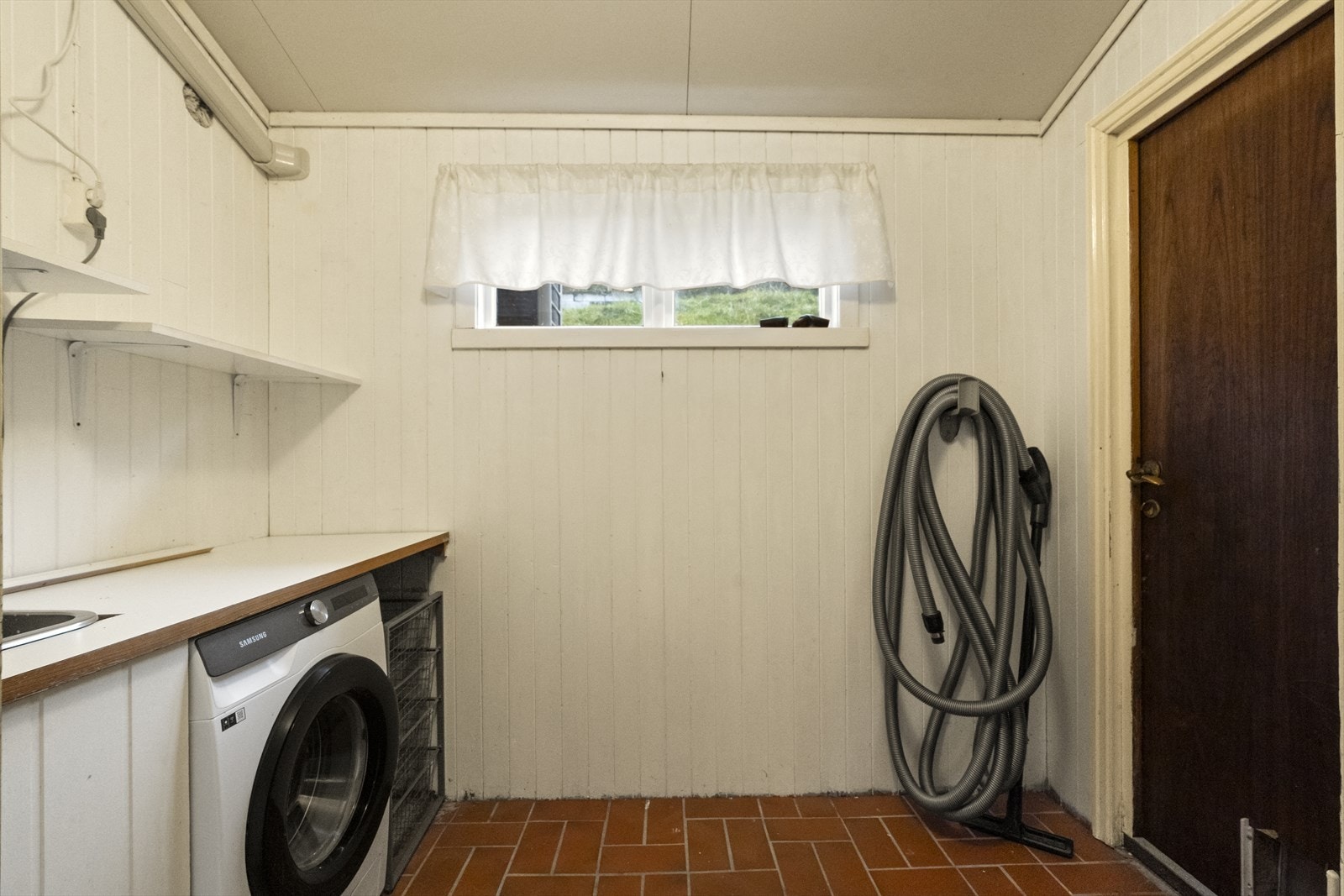 Vaskerom Galleribilde