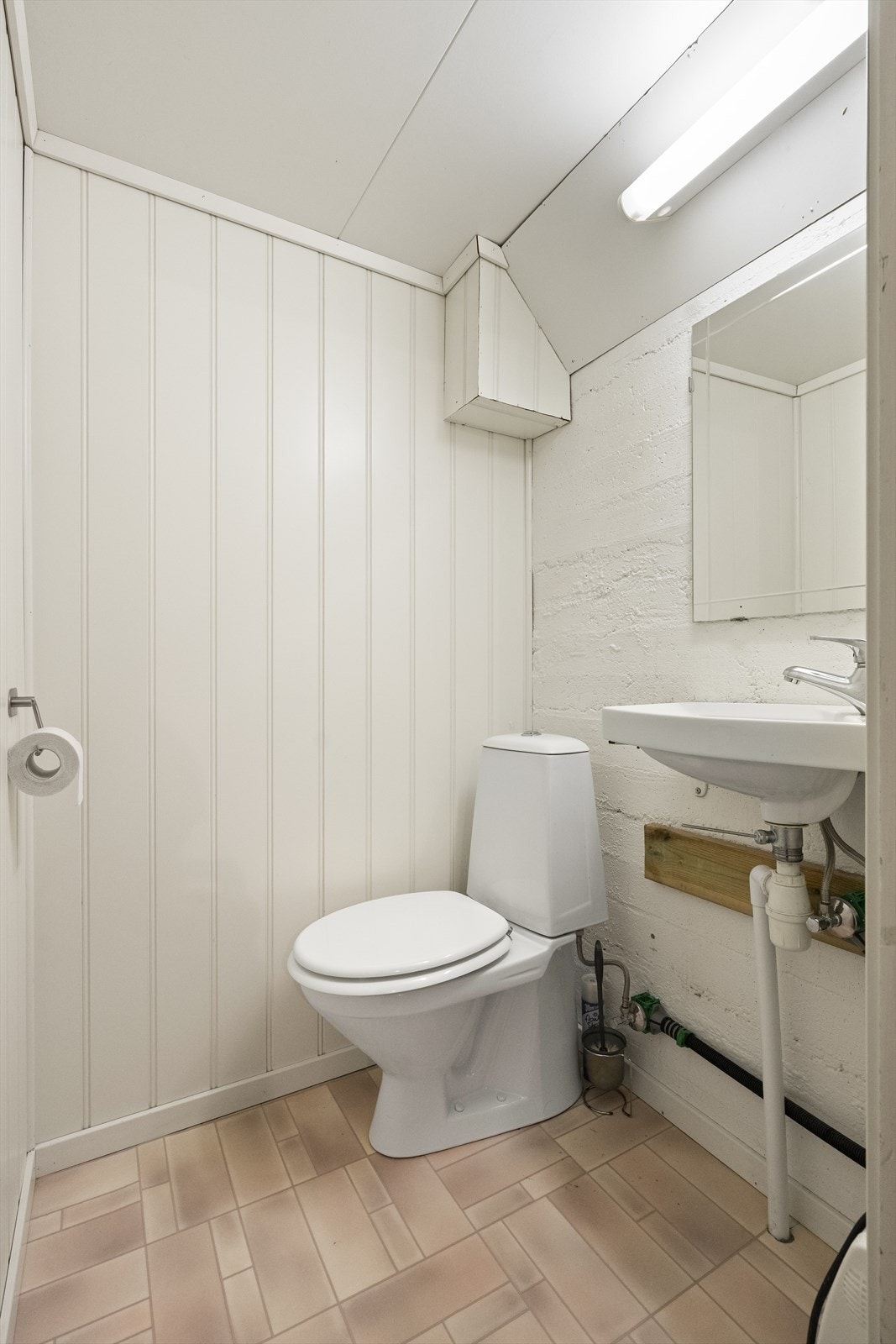 WC i kjellar Galleribilde