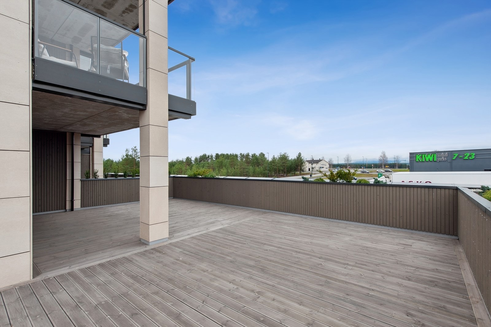 Leiligheten har en stor terrasse på hele 80 m² som byr på gode møbleringsmuligheter. Galleribilde