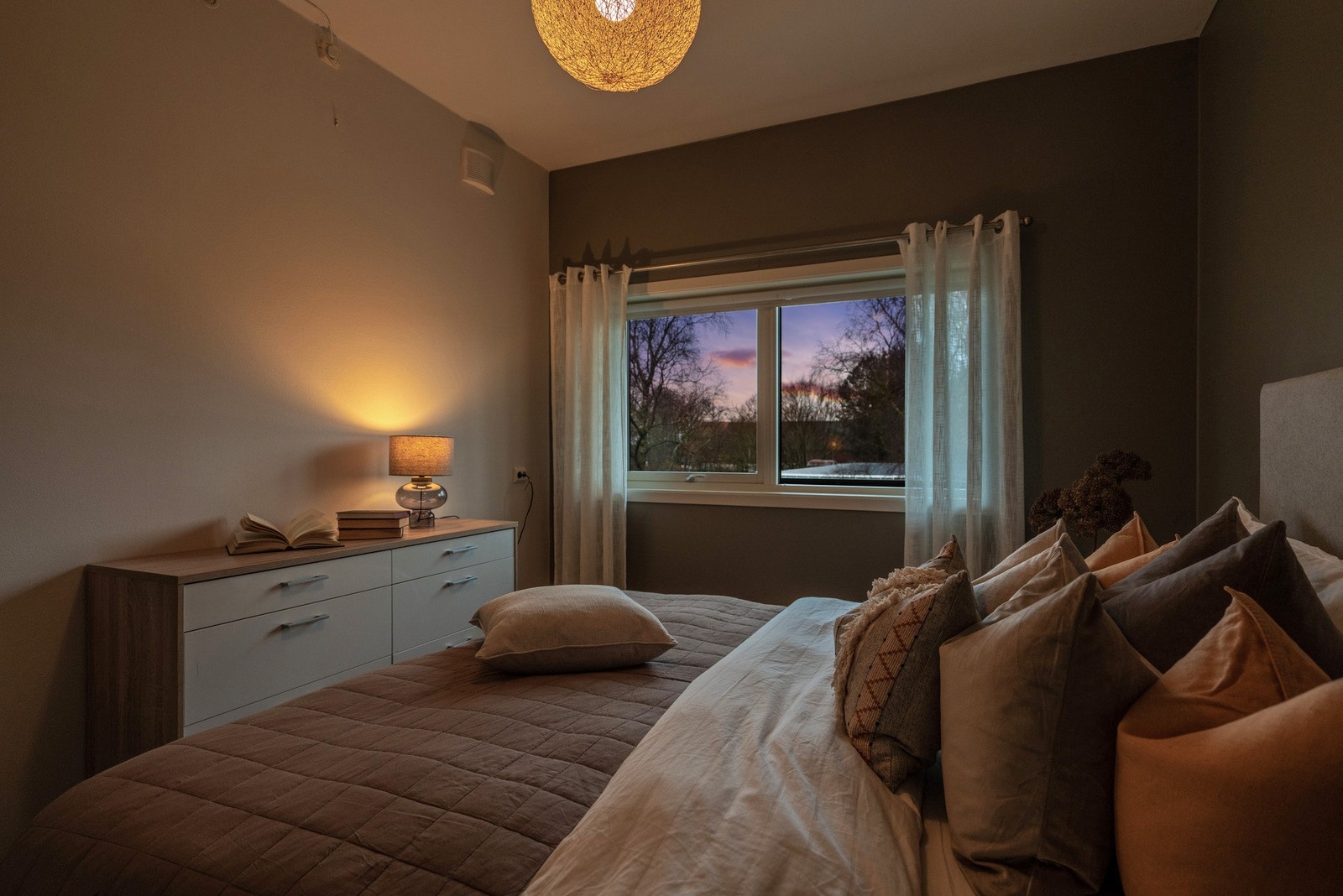 EIE | Kveldsbilde Galleribilde