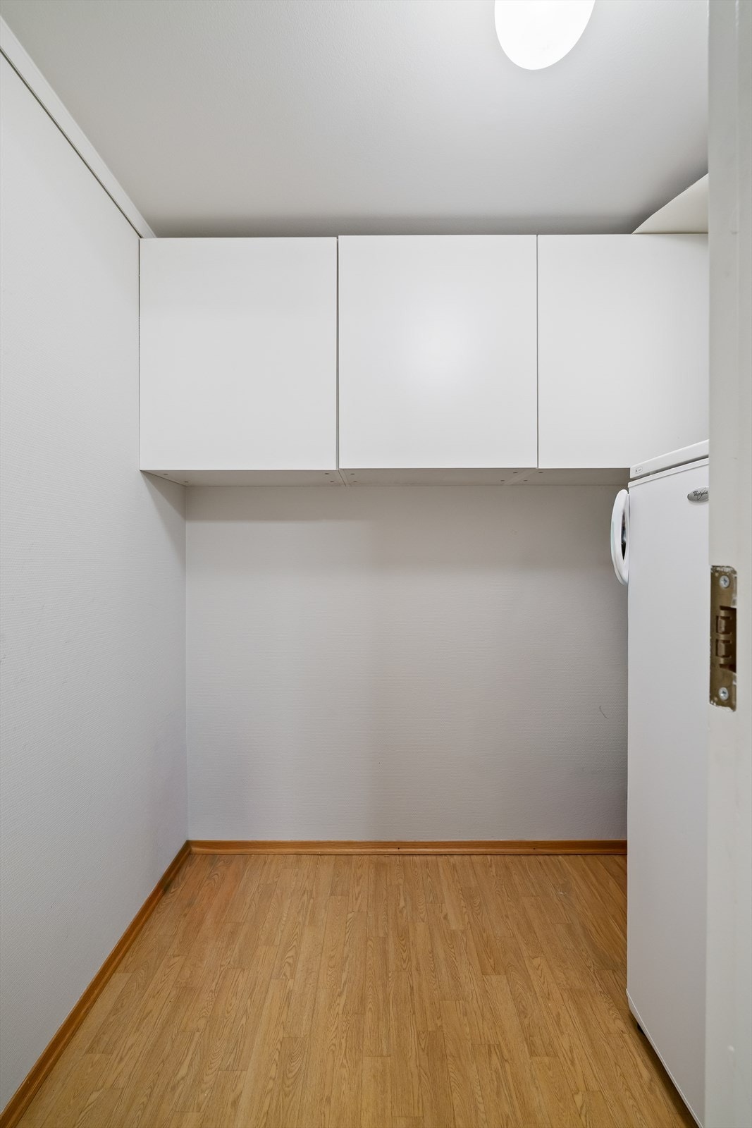 Innvendig bod - perfekt for ekstra lagringsplass Galleribilde