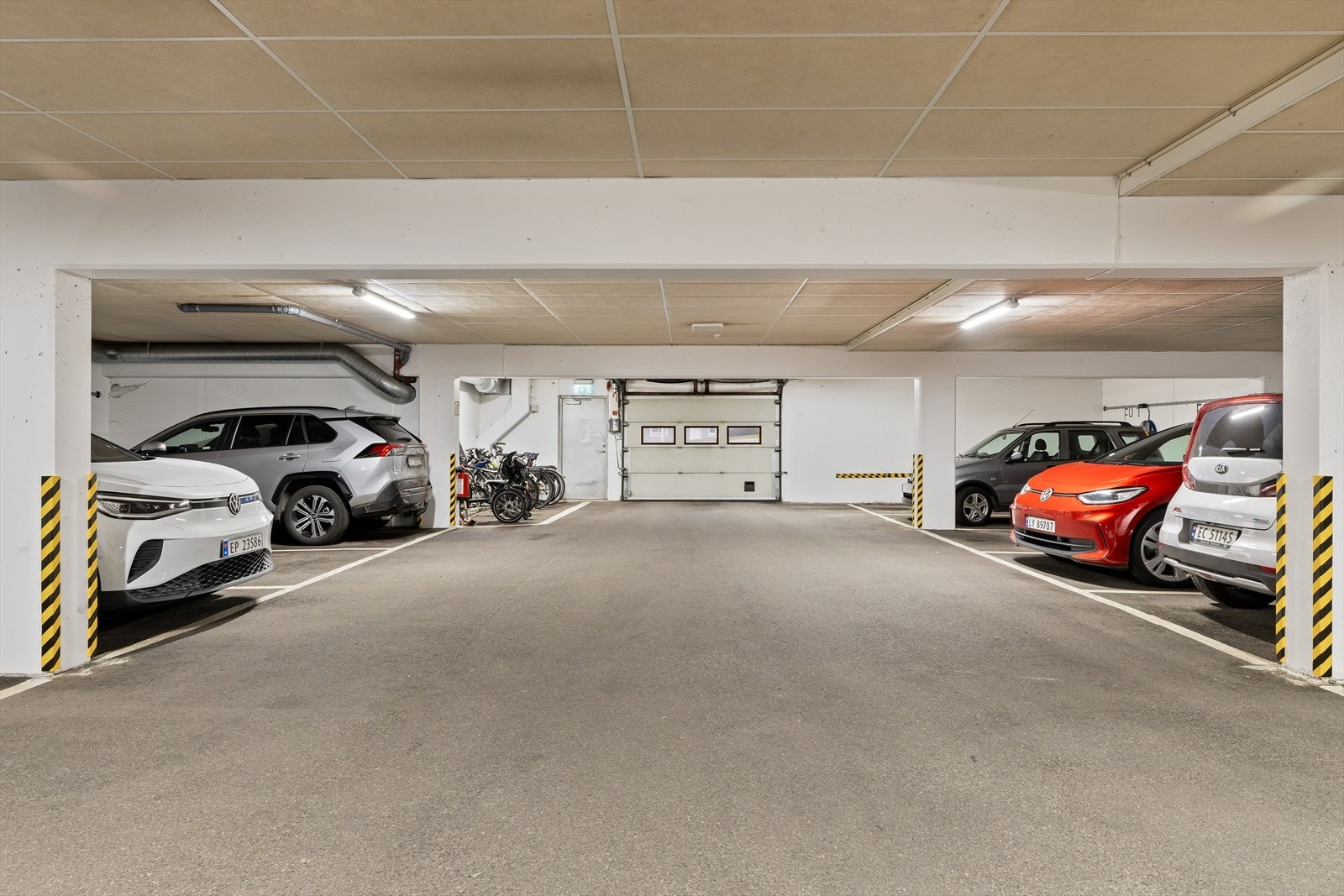 Det medfølger garasjeplass i felles anlegg Galleribilde