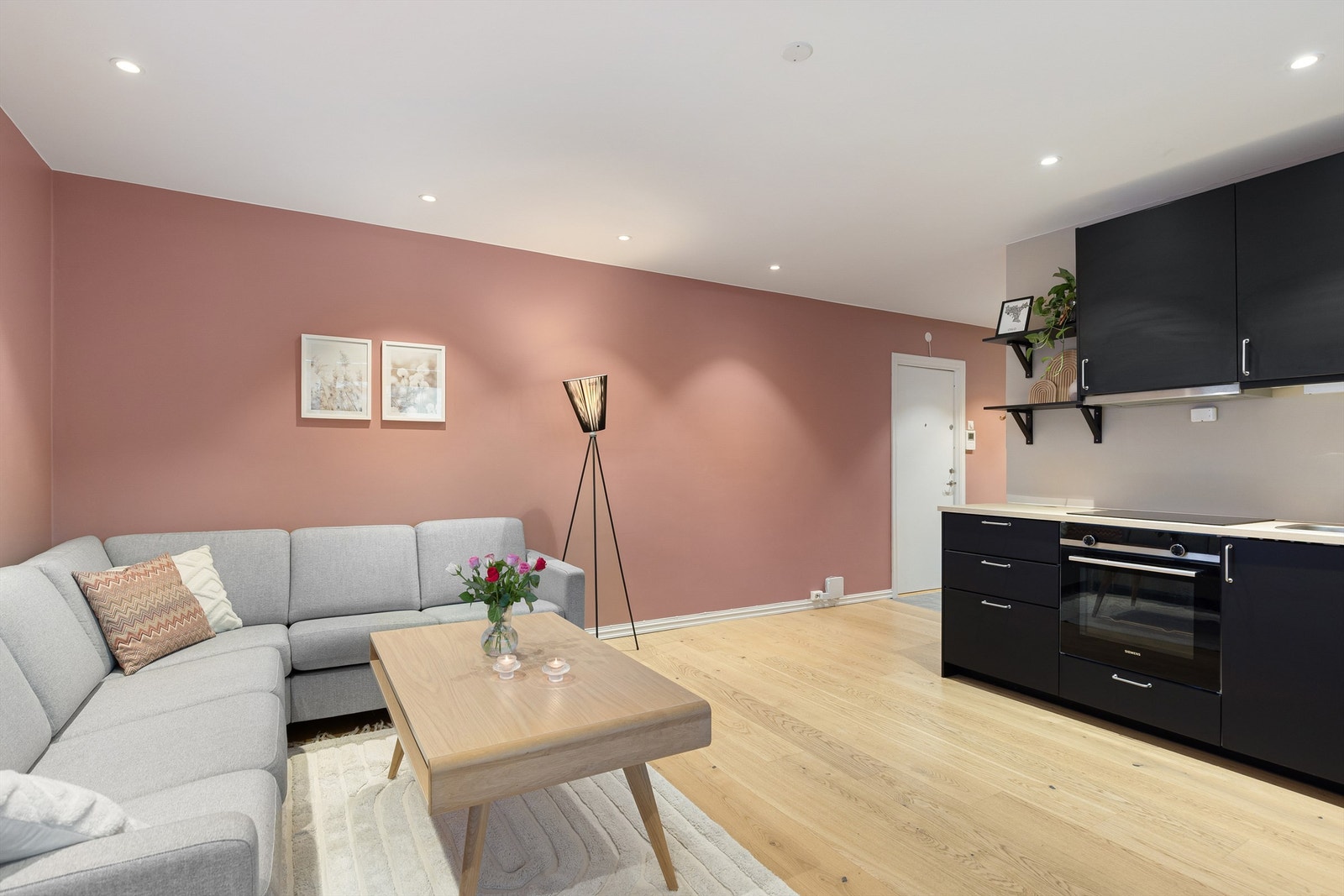 I 2018 ble kjøkkenet flyttet ut i stuen fra det som i dag er soverom 2 Galleribilde