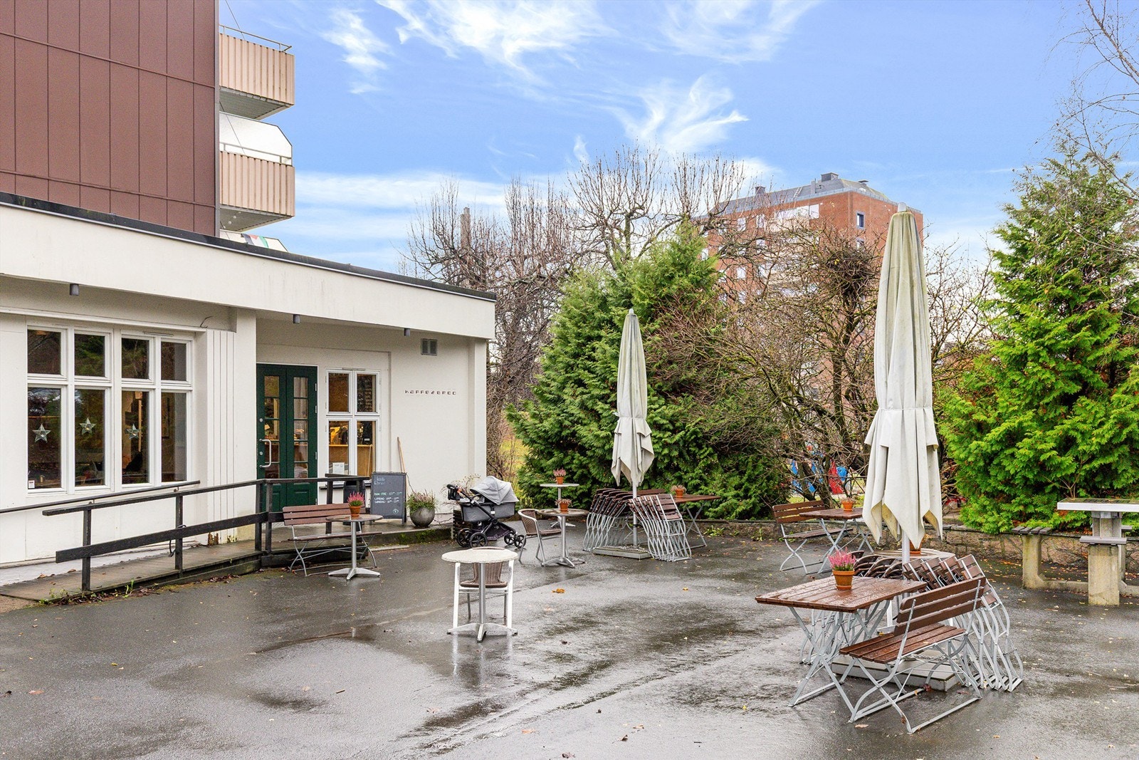 Populære Kaffe&Brød ligger rett i nærheten. I samme bygg er det også legekontor Galleribilde