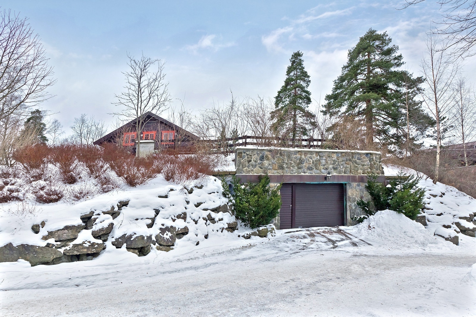 Innkjøringen til vårt underjordiske garasjeanlegg. Galleribilde
