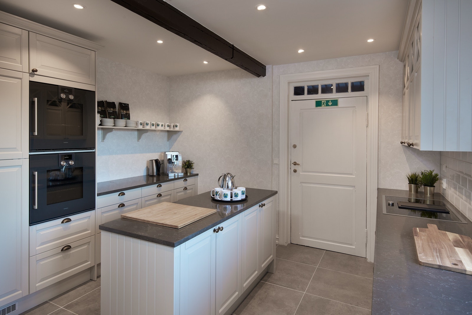 Lekkert nyoppusset felleskjøkken, inngår i "minglepakken". Galleribilde