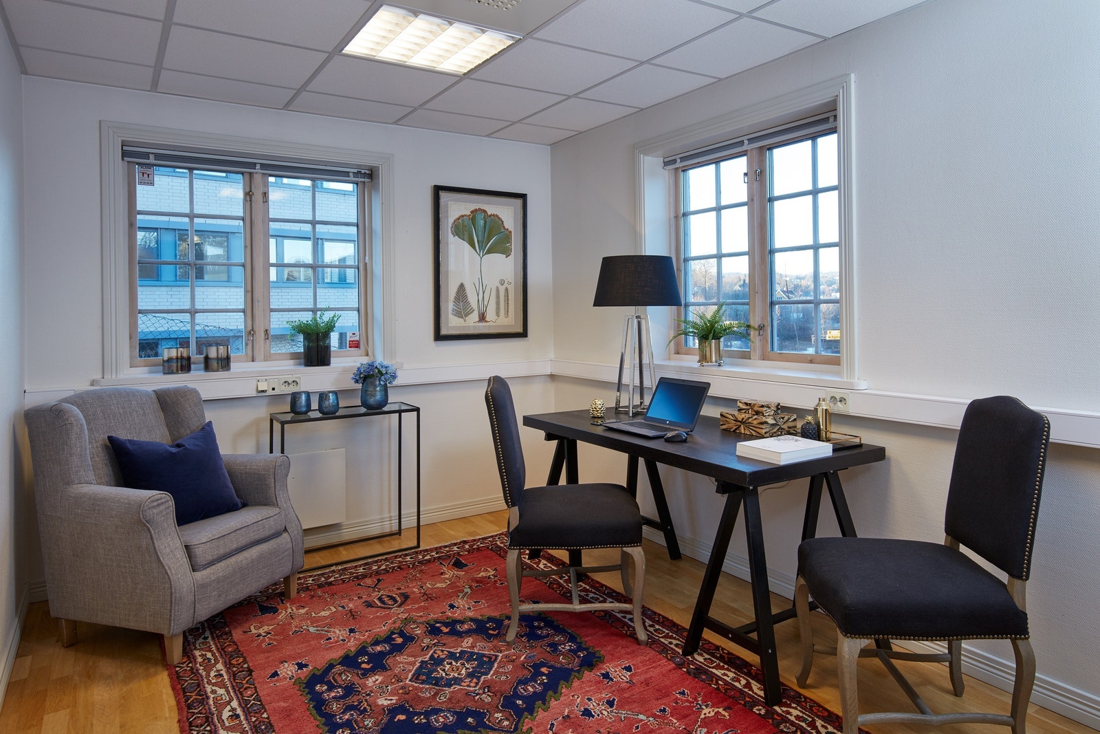 Kontor i sokkeletasjen.. Galleribilde