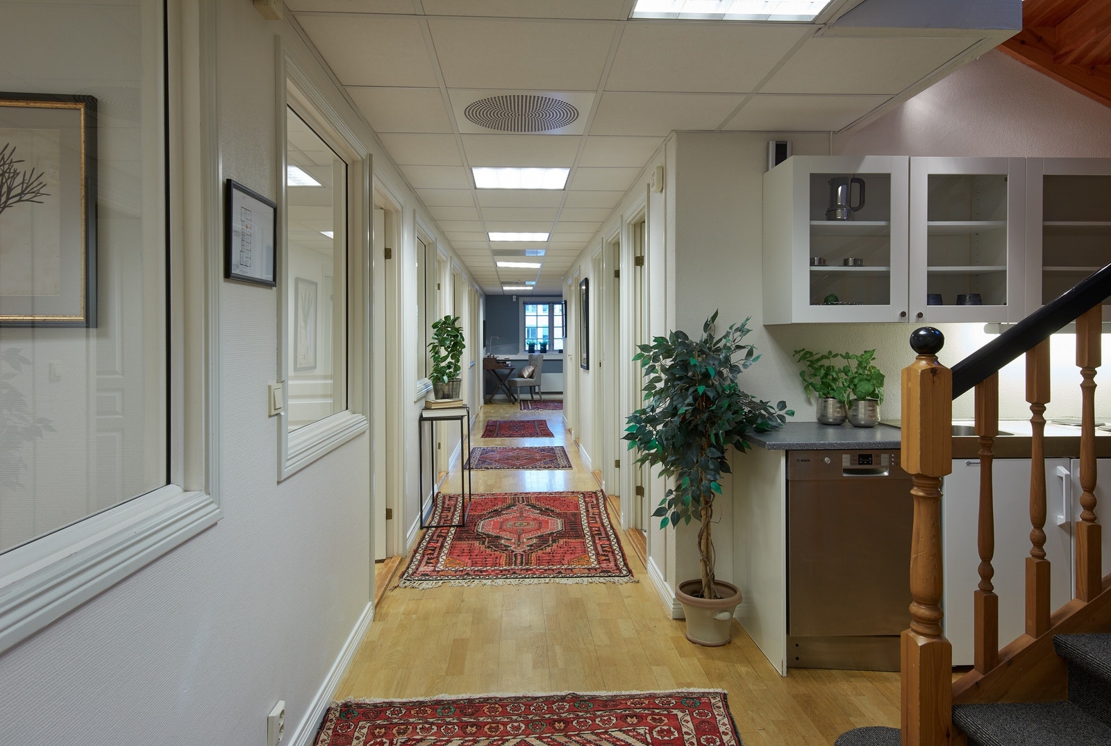 Sokkeletasje med kjøkkenkrok i forkant Galleribilde