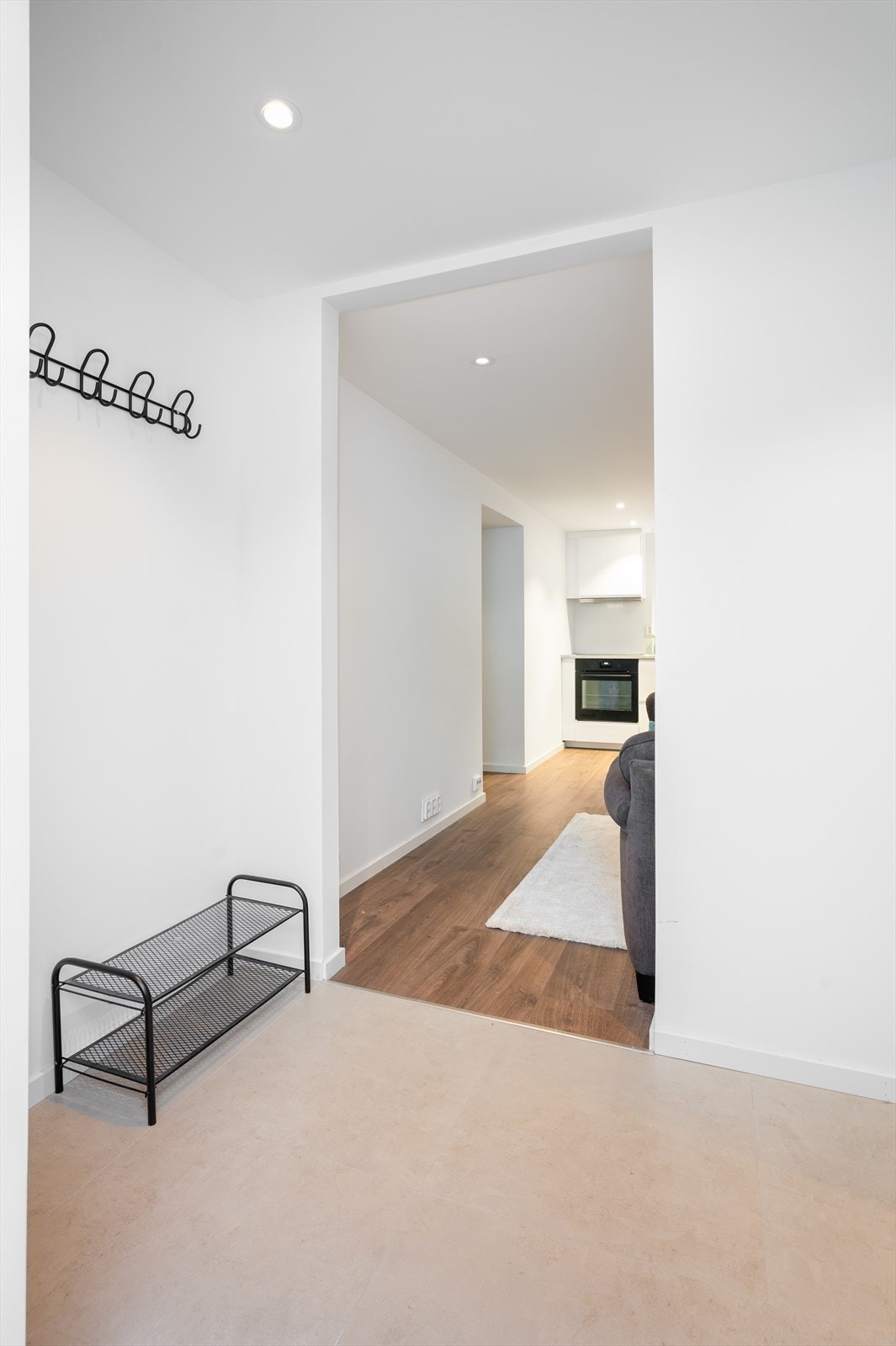 Plass for både klær og sko Galleribilde