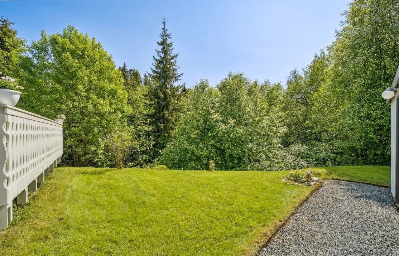 Boligen har skjermet og rolige uteområde. Galleribilde