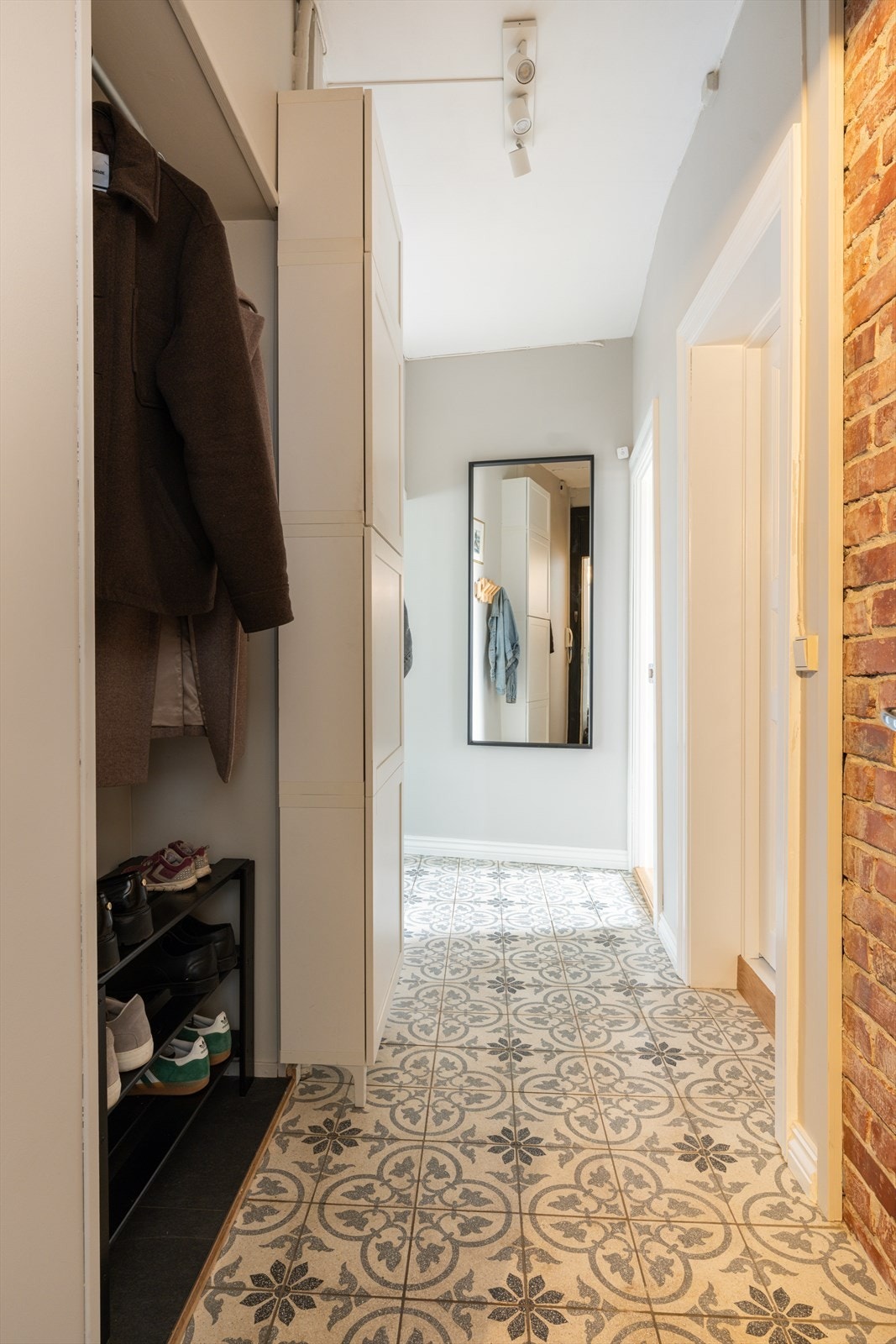 Her er gulvet belagt med terrazzo-fliser med knust marmor fra Historiske fliser (2018), som gir både slitestyrke og særpreg. Galleribilde