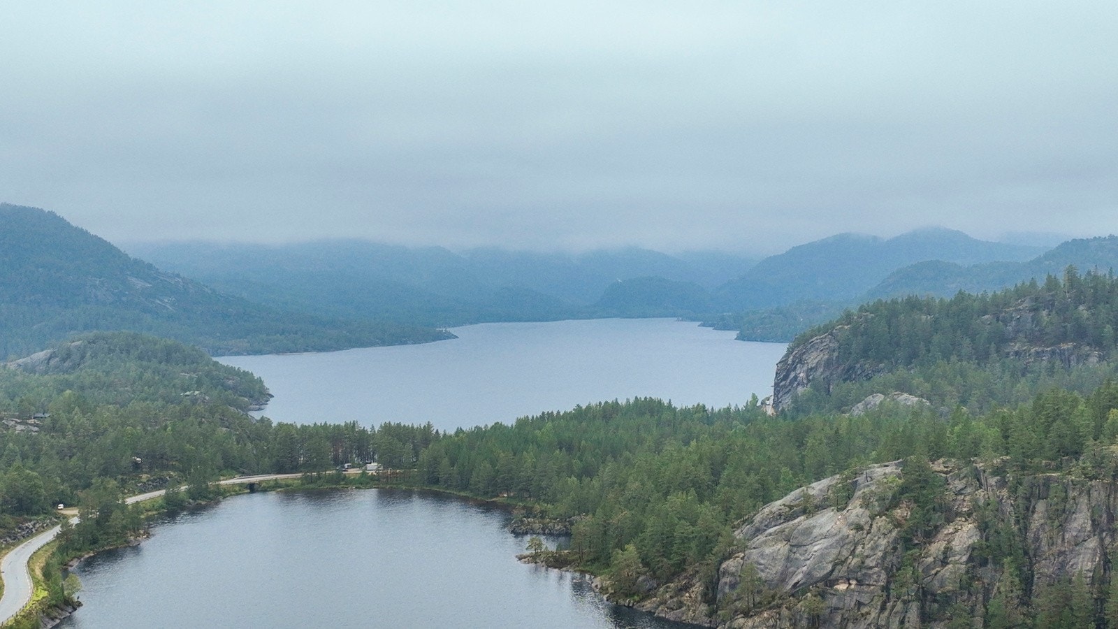 Eiendommen grenser også til Ronmoviki Galleribilde