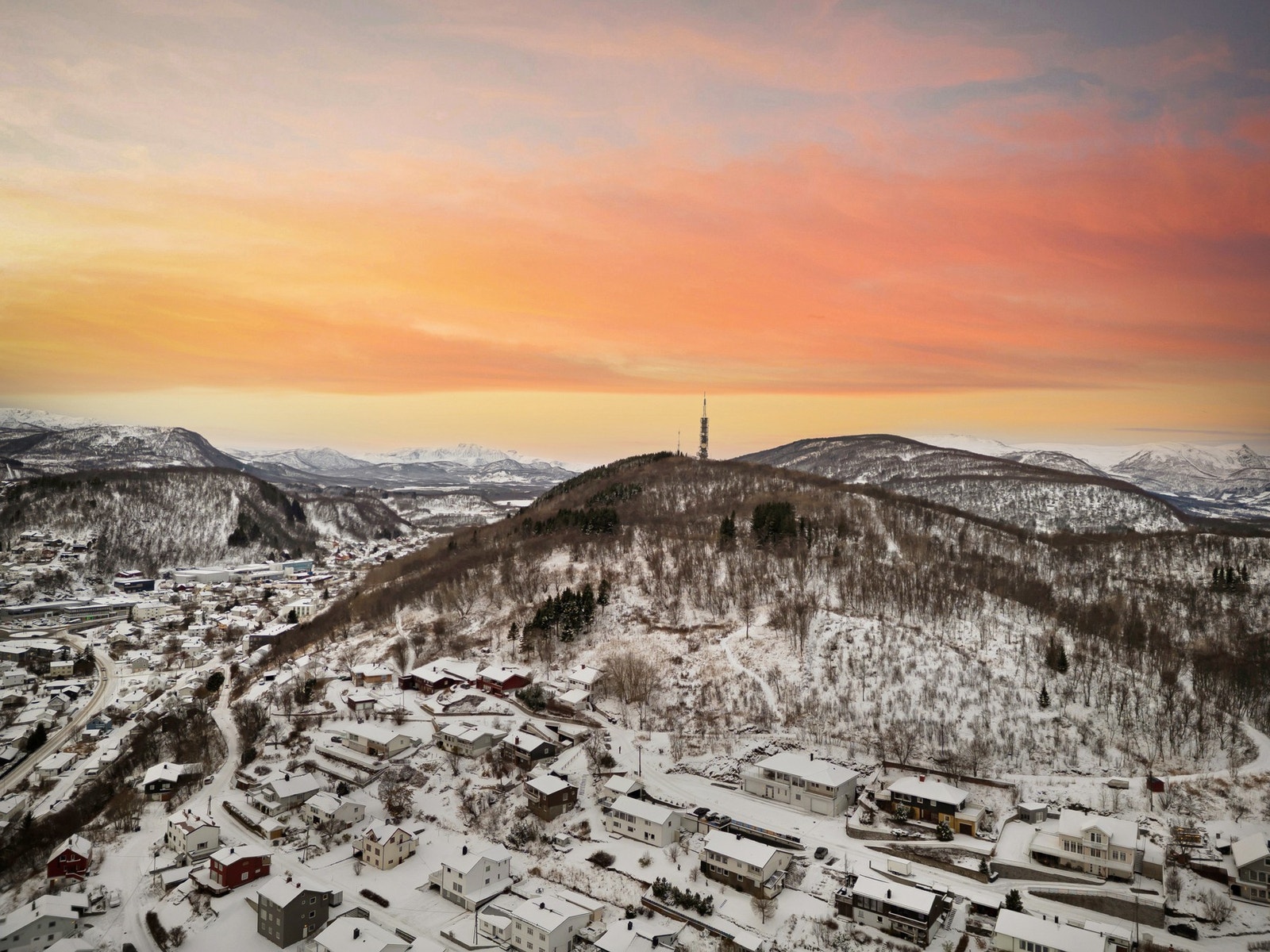 Med marka rett på baksiden kan søndagsturen til TV-tårnet og Hagavannet starte rett fra døra! Galleribilde