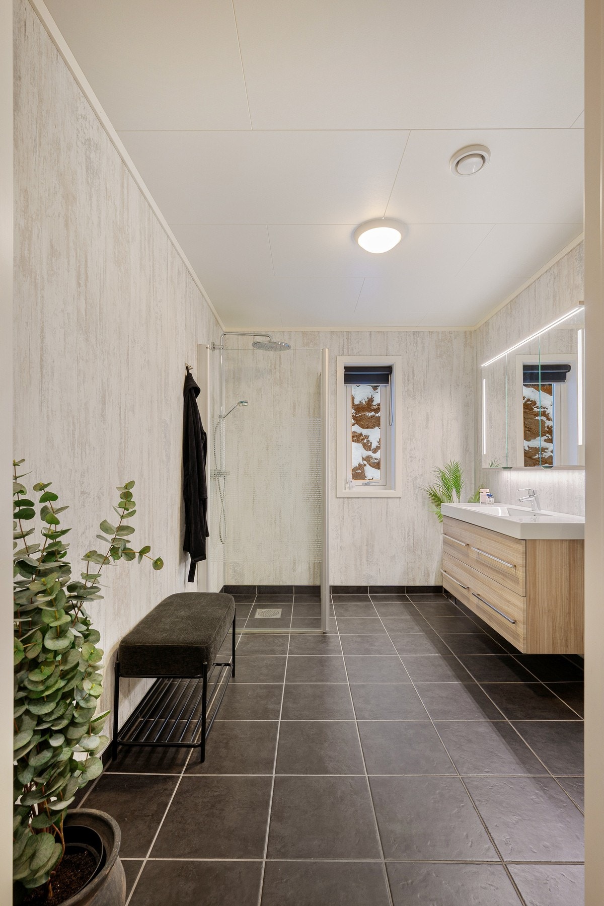 Flislagt gulv med varme Galleribilde