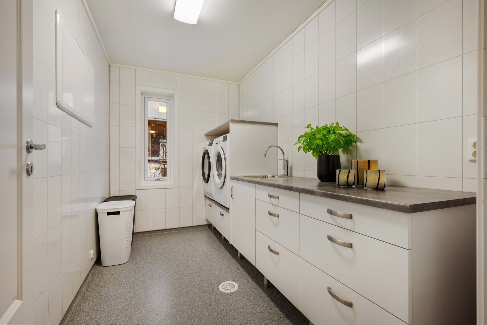 Vaskerom Galleribilde