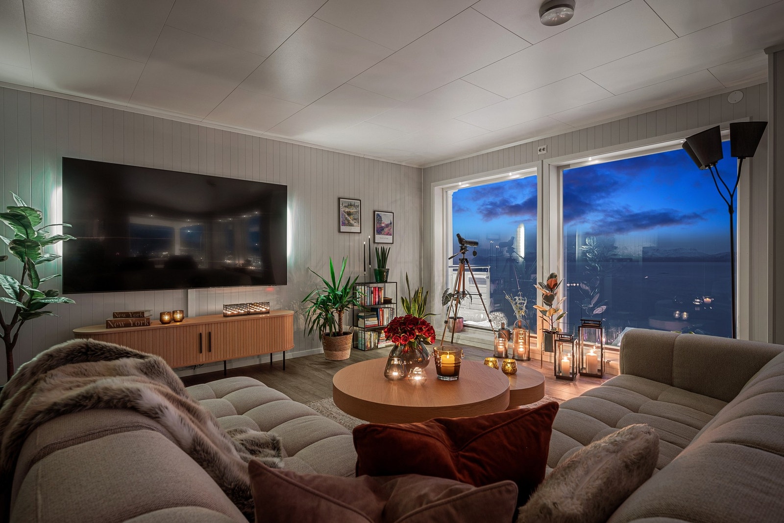 Med vinterhalvåret i møte passer det bra å starte med noen stemningsbilder fra kveldstid Galleribilde