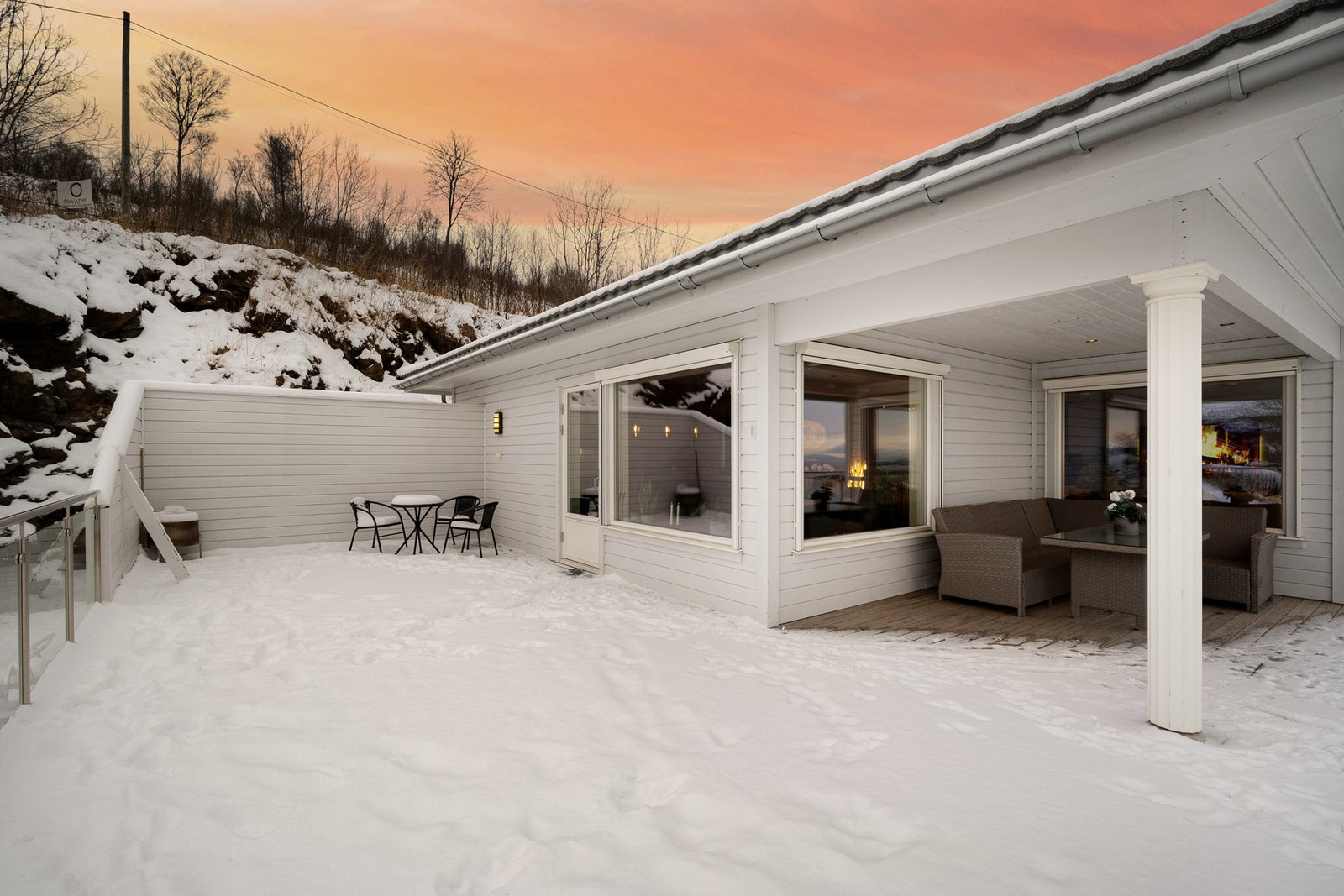 Sonos-høyttaleranlegg på veranda Galleribilde