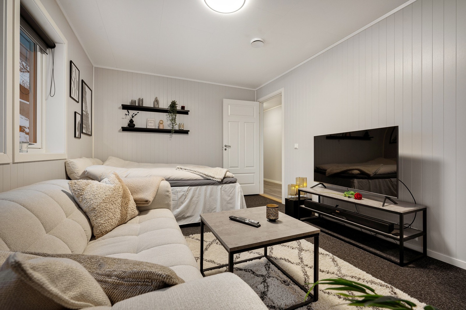 Alle soverom av meget god størrelse og med lunt og deilig teppegulv Galleribilde