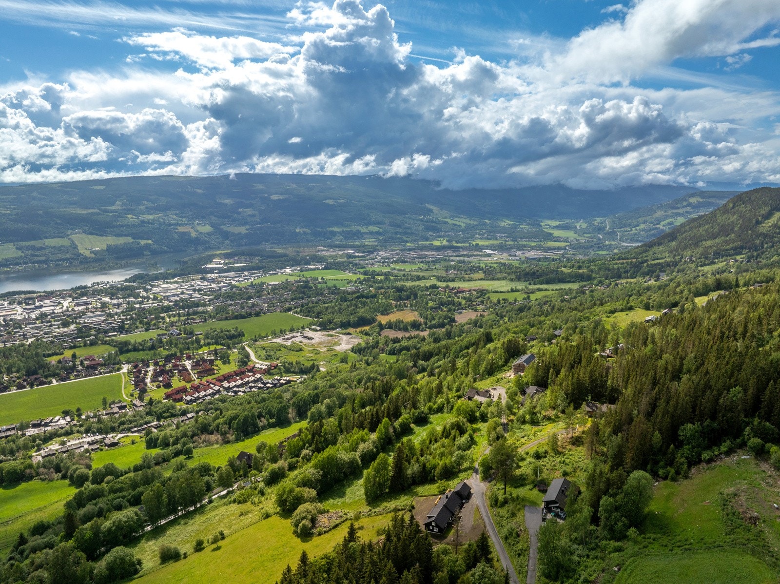 I nærområdet er det flotte turmuligheter, både sommer og vinter Galleribilde