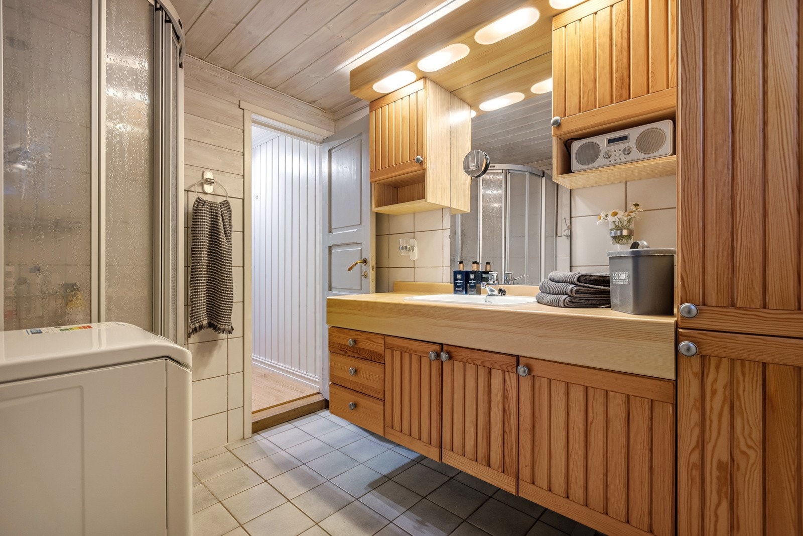 Bad nr. 2, med tilgang fra grovkjøkken Galleribilde