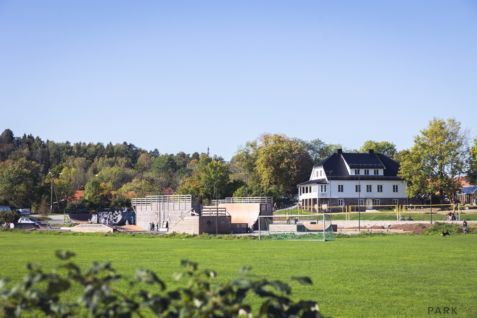 Skatepark på bergersletta. Galleribilde