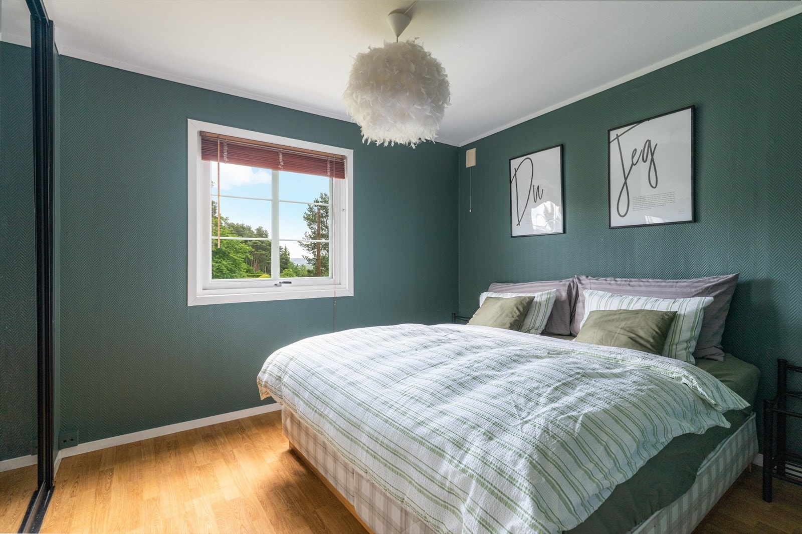 Det er to soverom i boligens 1. etasje. Galleribilde