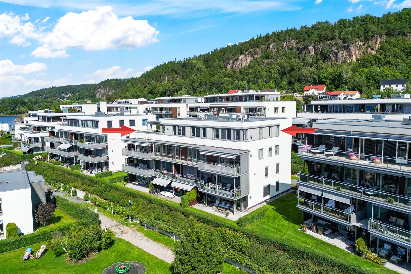 Sjelden mulighet med leilighet beliggende helt alene på topp-planet Galleribilde