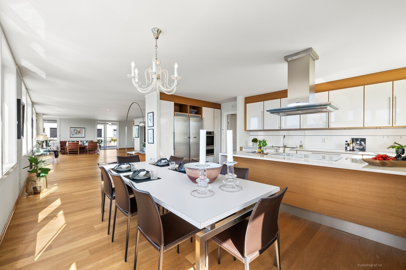 Hyggelig spiseplass i tilknytning til kjøkkenet Galleribilde