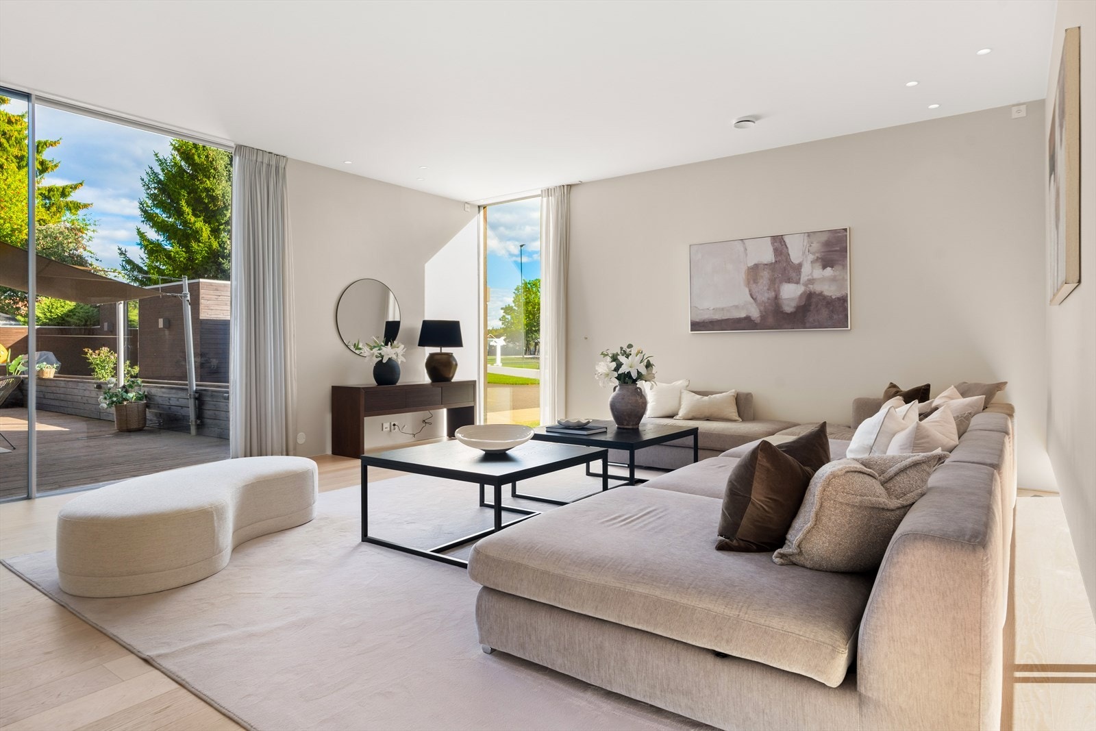 Rommet oppleves som luftig og moderne. Galleribilde